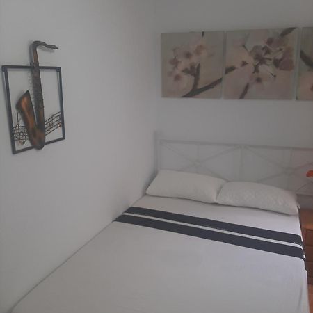 Alquiler Habitacion- Descanso Sabadell - Bano Compartido エクステリア 写真
