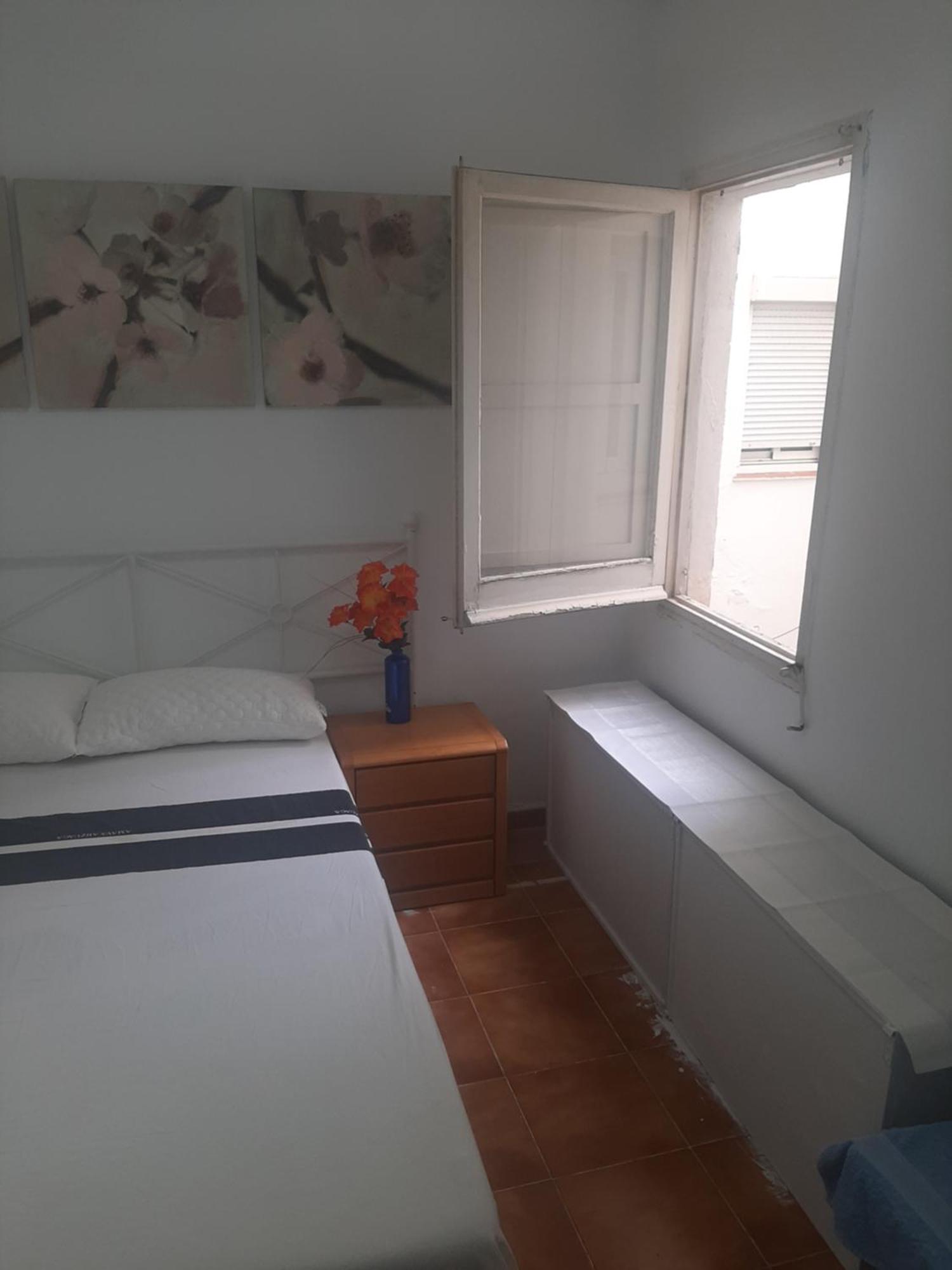 Alquiler Habitacion- Descanso Sabadell - Bano Compartido エクステリア 写真